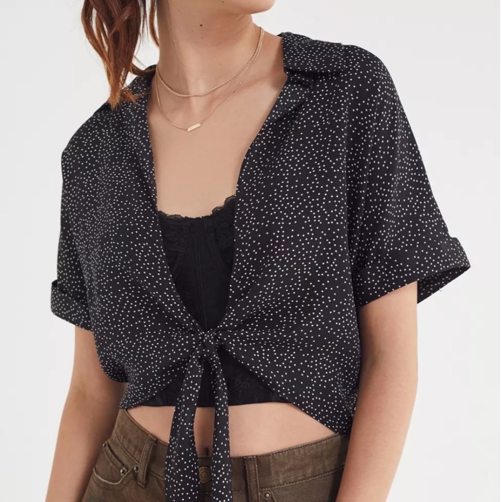 Urban Outfitters Tie Front Short Sleeve Crop polka Dot Shirt size S